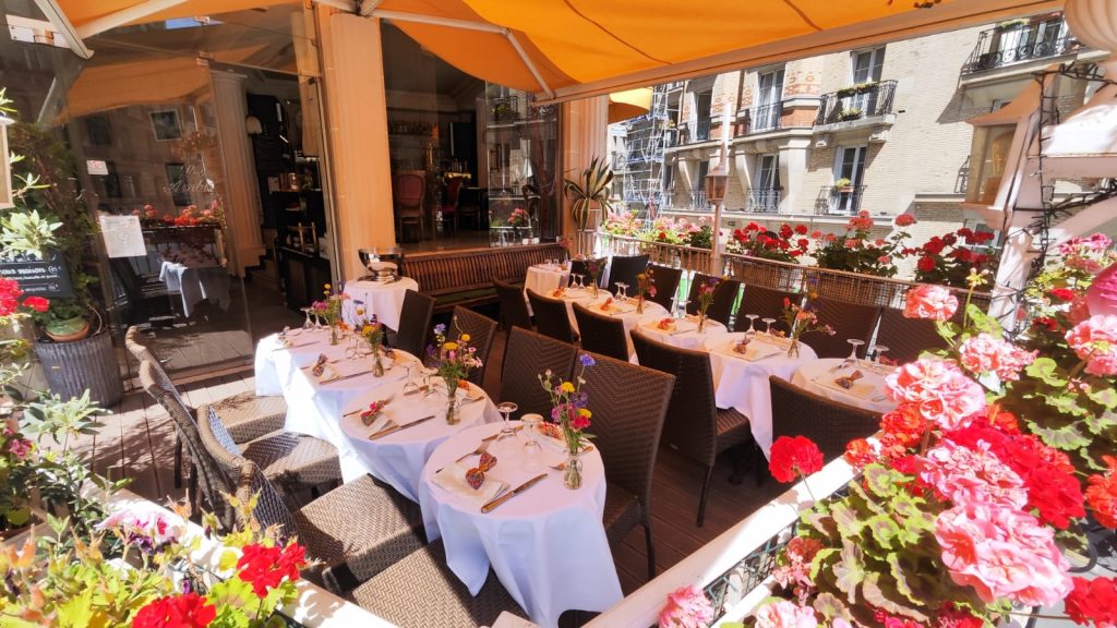 Privatisation de terrasse - restaurant Paris Montmartre Les Ambassades