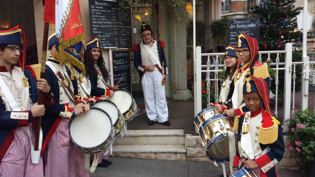 Association La République de Montmartre en visite au restaurant Les Ambassades sur la Butte Montmartre