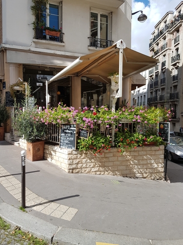 Outside restaurant Montmartre