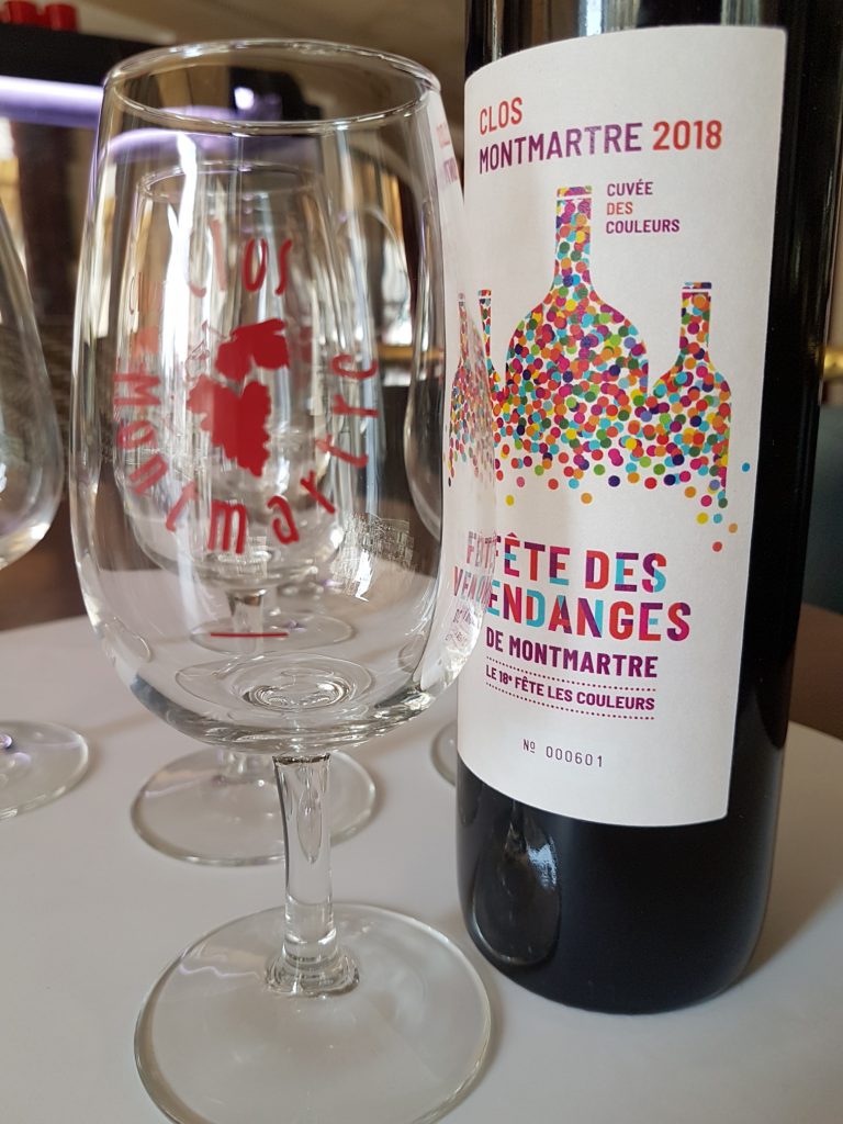 Vin de Montmartre restaurant terrasse Les Ambassades