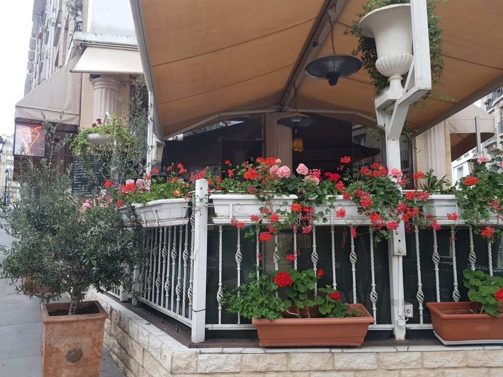 Restaurant Montmartre terrasse bar brasserie avec happy hour
