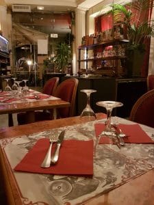 Restaurant Montmartre Paris - Table pour amoureux dîner Saint-Valentin