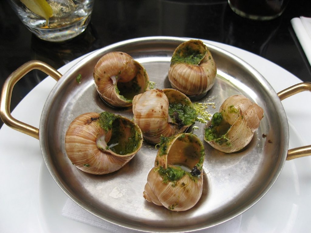6 escargots de Bourgogne Menu Tradition resto Montmartre Les Ambassades